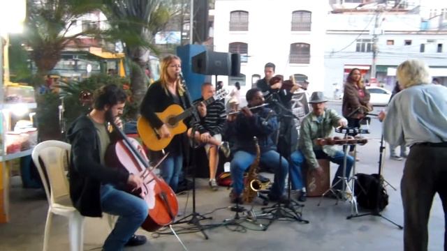 Musica na Rodoviária de Maricá com a Banda Amigos da Cultura 06.08.2014 смотреть онлайн