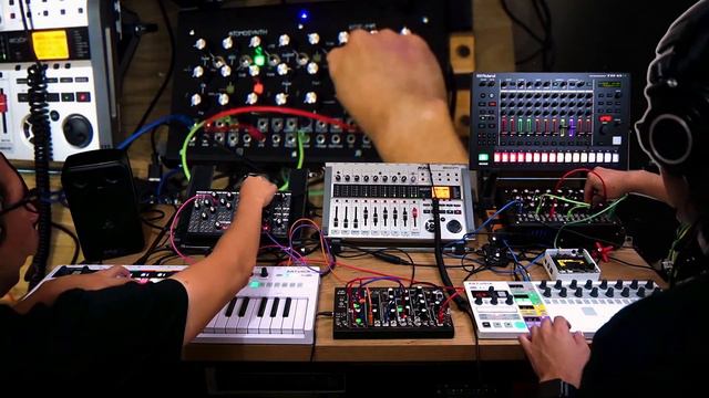 Robot Gang - ATOMATRIX смотреть онлайн