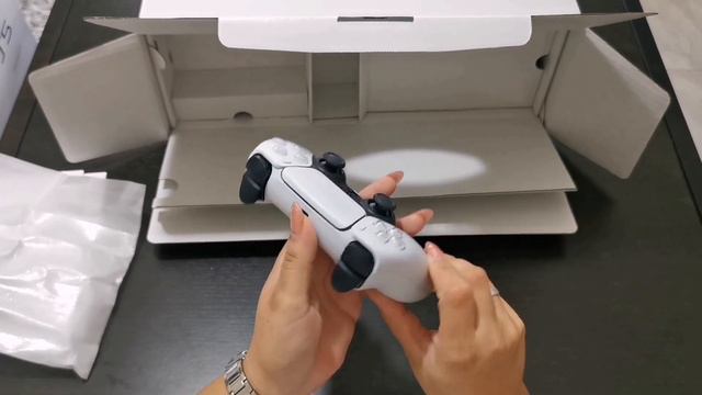 PlayStation 5 otvaranje (disk verzija) смотреть онлайн