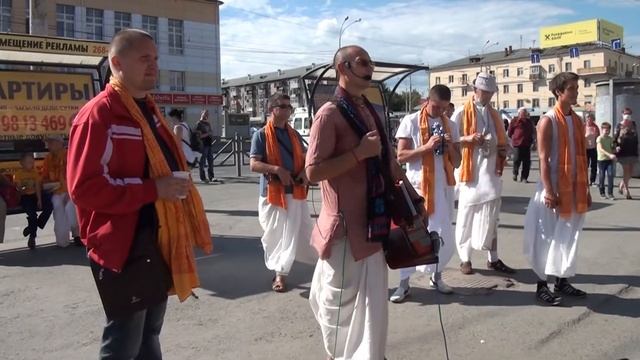 Харинама возле Южного Автовокзала. Проповедь Маладхары даса-3 Екатеринбург 19.08.2017 смотреть онлайн