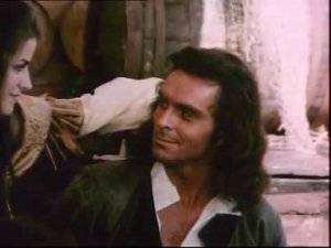 Бригантина поднимает паруса