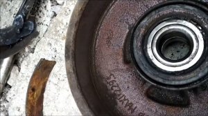 Замена задних тормозных колодок Ларгуса  на заклинившем барабане