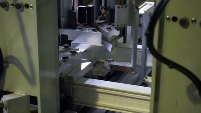 СВАРКА ПВХ профиля . 4 х головочный автомат смотреть онлайн