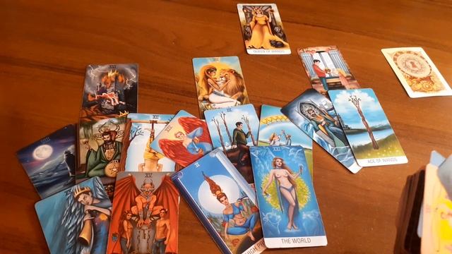 4 КОРОЛЕВЫ|Кто или что у вас на пороге?|БУДУЩЕЕ смотреть онлайн