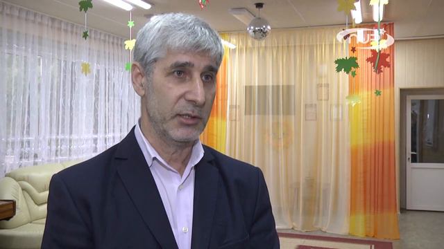 Депутат-мусульманка усыновила семерых детей смотреть онлайн