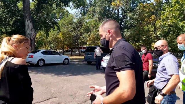Охраняя Ким Чен Зе от народа смотреть онлайн