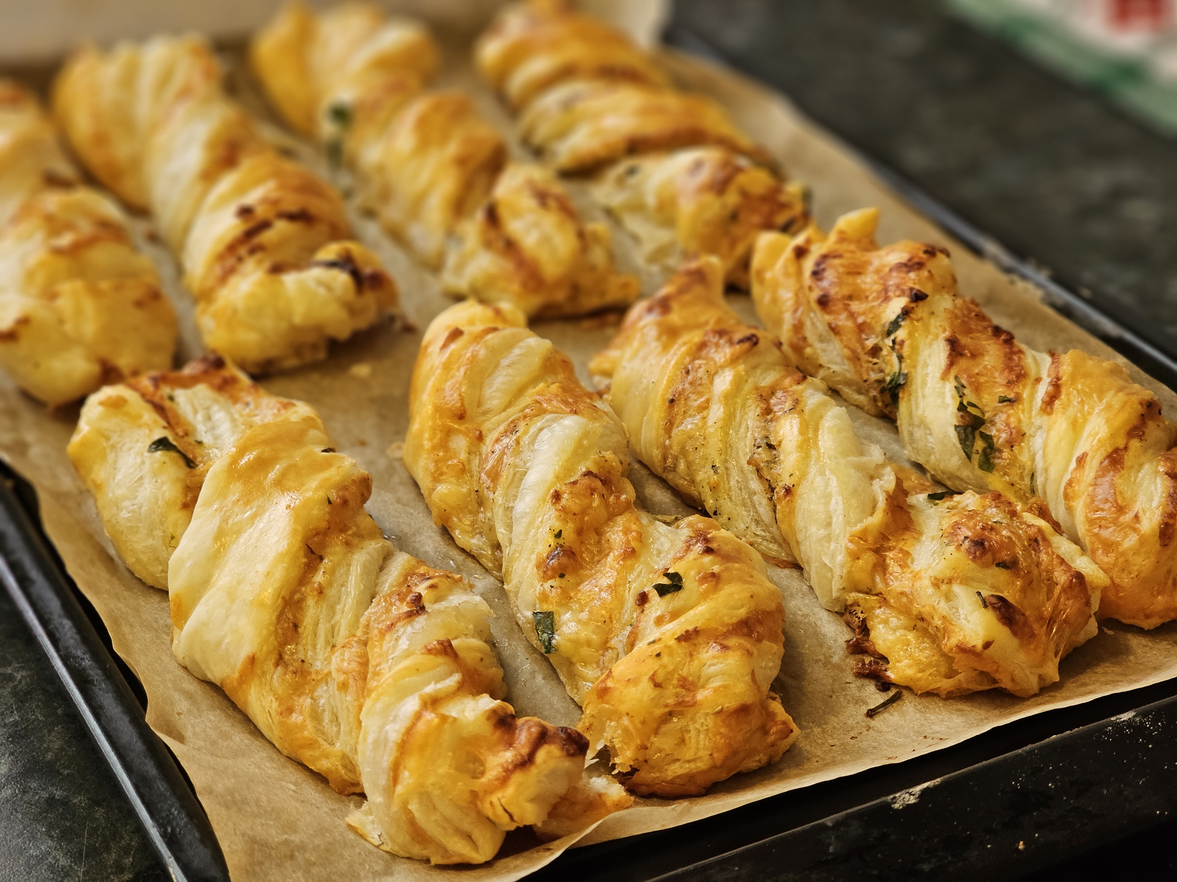 Знаменитая закуска . Сырные палочки.