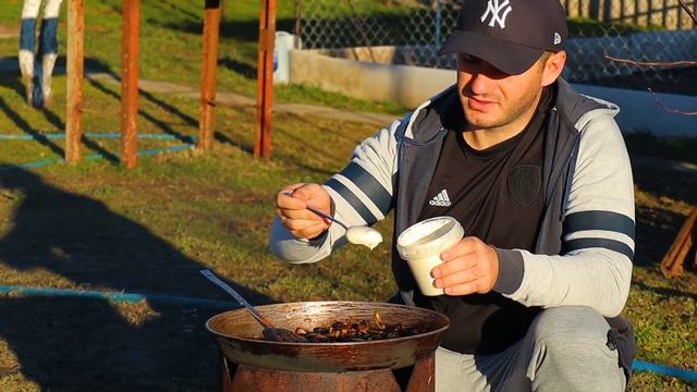 МЯСО с ГРИБАМИ в сливочном соусе. Рецепт от бывшего холостяка! смотреть онлайн