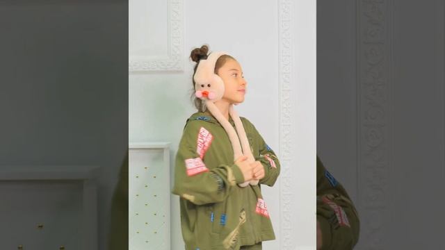 Наушники меховые с движущимися ушками Уточка смотреть онлайн