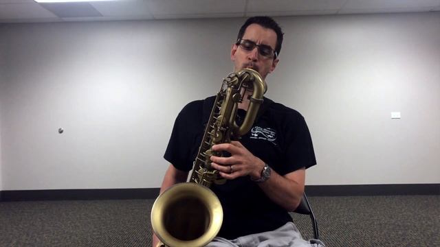 P. Mauriat 302 Baritone Sax смотреть онлайн