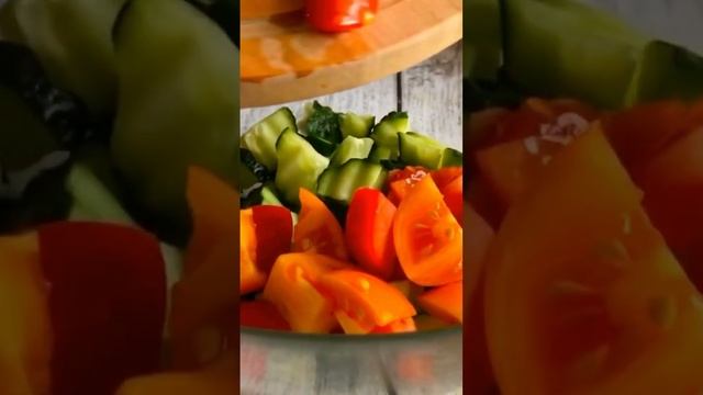Пп салат ? САМЫЙ ВКУСНЫЙ И ЛЁГКИЙ САЛАТ ? #salad #шортс #овощи #ппрецепты #худеембездиет