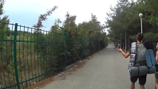 Где можно поставить палатку в городе? Где в городе умыться? #hitchhiking #travelvlog #travel смотреть онлайн