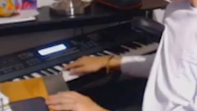 Haciendo un beat de re.. reggae... reggaeton смотреть онлайн