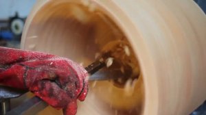 Токарь по дереву творит чудеса