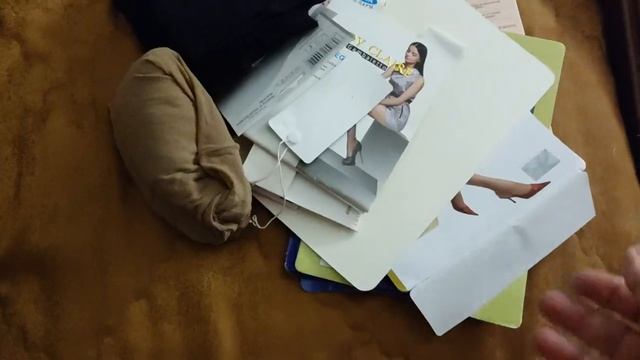 Разбираю чулочно-носочные изделия. Готовлю яблочное пюре. Ужин из новогодних остатков. смотреть онлайн