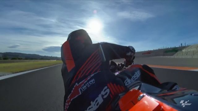 Onboard lap at Valencia with Marc Marquez & his Ducati! ?️ | #ValenciaTest смотреть онлайн