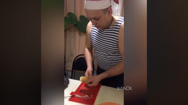 Крученики из свинины, фаршированные луком ,грибами , сыром ... в казане на костре ... смотреть онлайн