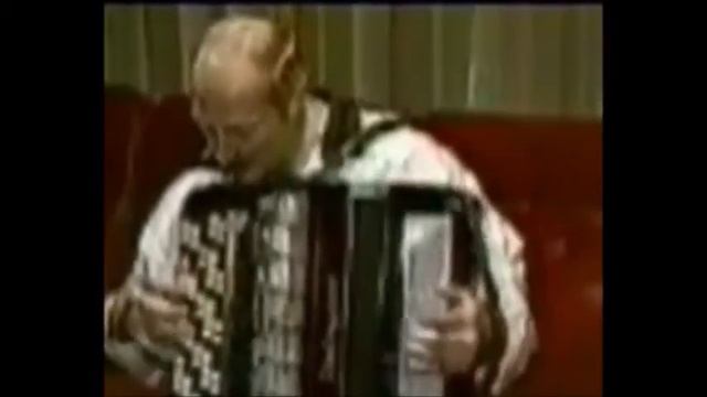 Лукашенко жжёт на баяне: Восточная песня смотреть онлайн