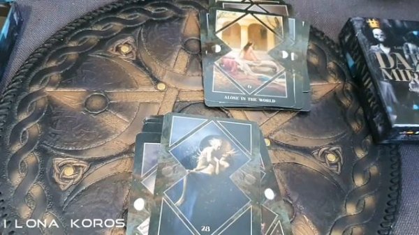 Обзор колоды оракул Dark Mirror Тёмное Зеркало