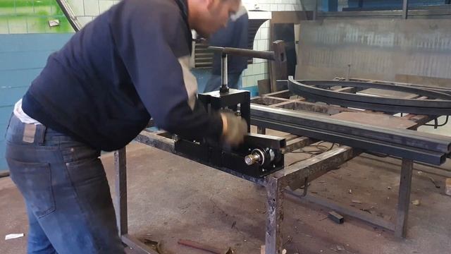 Как согнуть профиль самому. Гибка профильной трубы своими руками. Лайфхак по сварке смотреть онлайн