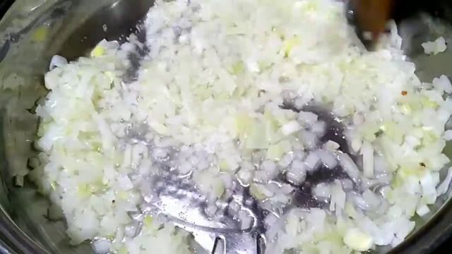 Фаршированные ракушки в сметанно-грибном соусе. смотреть онлайн
