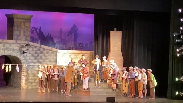 Oliver! Be Back Soon. Feat. Jack Pfeiffer as Fagin смотреть онлайн