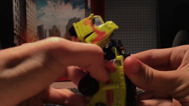 ОБЗОР Transformers Studio Series - Deluxe Class - Ratchet смотреть онлайн