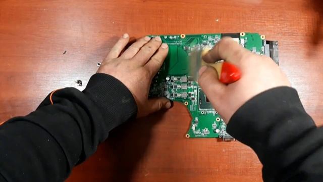 Toshiba Satellite L755-S5311 How to disassemble and reassemble laptop. Cleaning the notebook смотреть онлайн