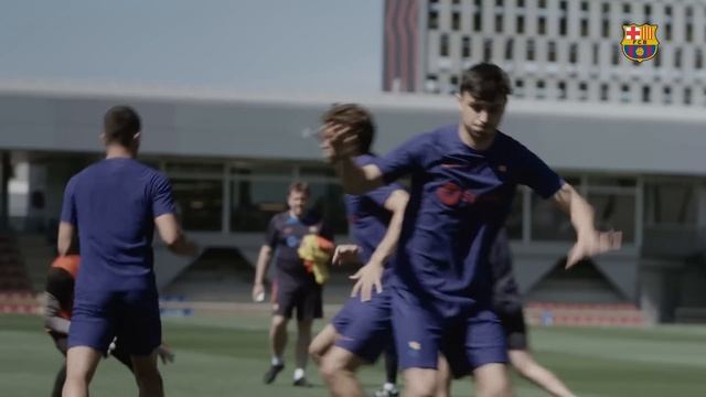TEAMMATES REACT TO BUSQUETS' FAREWELL (TER STEGEN, ALBA, SERGI ROBERTO & LAPORTA) смотреть онлайн