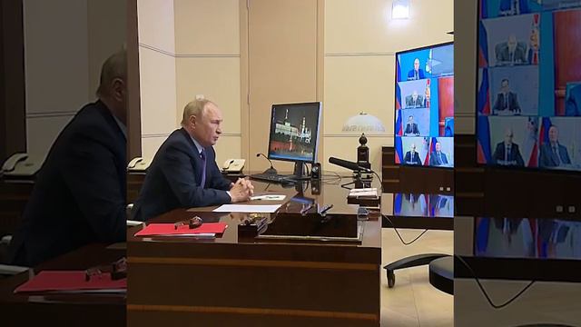 Путин начал оперативное заседание Совбеза с вопроса о захвате заложников в Волгоградской области. смотреть онлайн