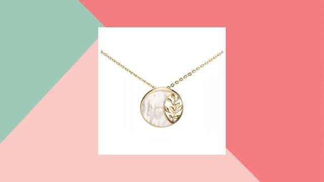 Jardin blanc - yellow gold pendant with mother of pearl stone and floral pattern motif, ideal pen.. смотреть онлайн