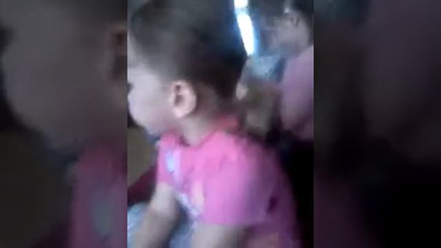 Девочка смеётся смотреть онлайн