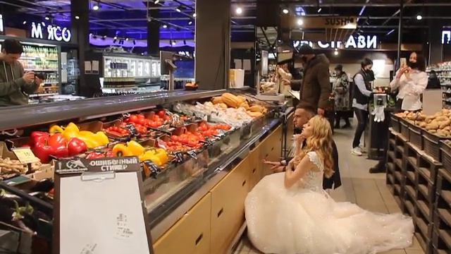 Свадебный флешмоб "Мир крутится вокруг тебя" смотреть онлайн