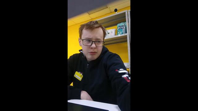 Сижу на работе ПВЗ ЯНДЕКС МАРКЕТ / ОБЩАЮСЬ С ПОДПИСЧИКАМИ смотреть онлайн