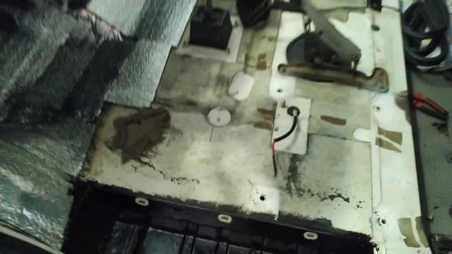 Замена уплотнителя передних дверей Volkswagen T4 смотреть онлайн