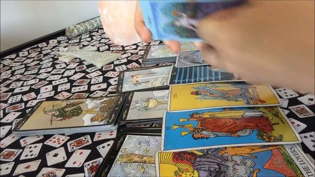 OH NO! What to do when Tarot Cards go missing from your deck смотреть онлайн