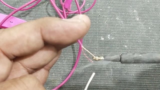{587} How To Tin a Wire Before Soldering / Tinning Enameled Wires Properly смотреть онлайн