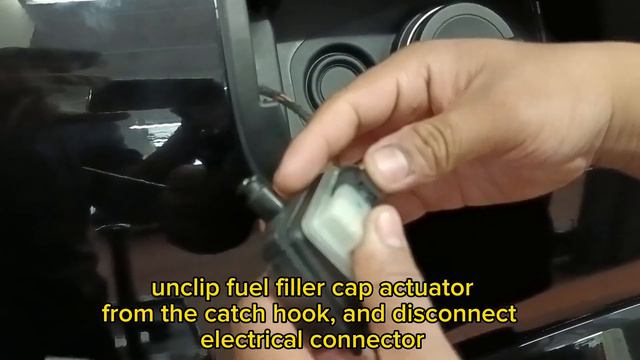 replace fuel filler cap actuator motor on GLE/W167 // #mercedes #fuel #fillercap смотреть онлайн