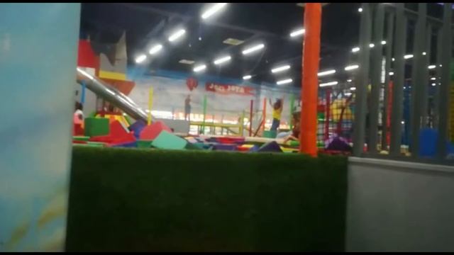 Куда пойти с маленькими детьми? | Игровые центры JOKI JOYA