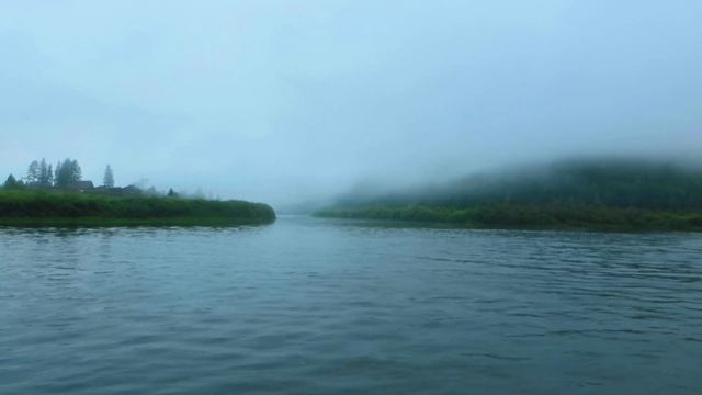 Река Лена - Село Таюра. Устье реки Таюры. Туманный вечер. (Усть-Кутский район, Иркутская область) смотреть онлайн