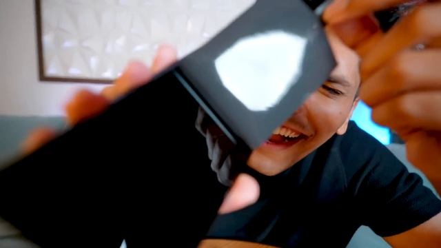 I GOT A MYSTERY BOX смотреть онлайн