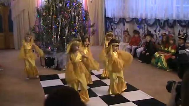 Новогодний утренник в д/сад Ромашка г Славянск смотреть онлайн