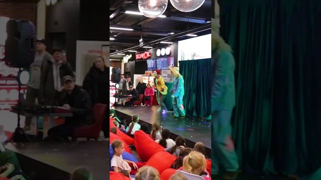 Спектакль «Клоун Авабука и Ван Гог» в рамках творческого проекта ТЦ «Муравей» - «Новая сцена» #shor смотреть онлайн