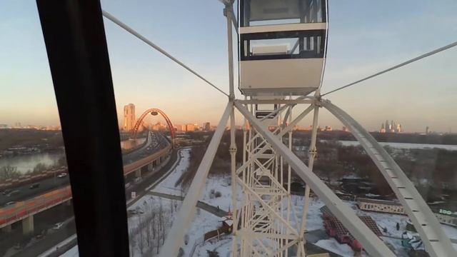 Колесо обозрения парк Сказка. Вид на Москву. смотреть онлайн