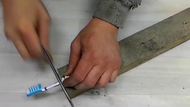 Почему Мудрые Хозяйки Не Выбрасывают Старую Зубную Щётку. Вторая жизнь зубной щётки смотреть онлайн