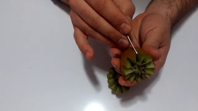 How To Make Perfect Kiwi Presentation | Kiwi Garnish | Fruit Decoration #FruitCarving смотреть онлайн