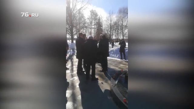В Ярославле скорбят по погибшим в Кемерово смотреть онлайн
