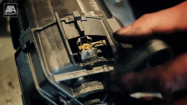 Siemens Washing Machine Repair - Worn Carbon Brushes - Beckenham - Kent смотреть онлайн