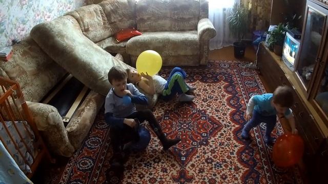 ВЛОГ/Папа от нас уезжает/Ярик учится готовить котлеты/Маска для лица от Фаберлик смотреть онлайн