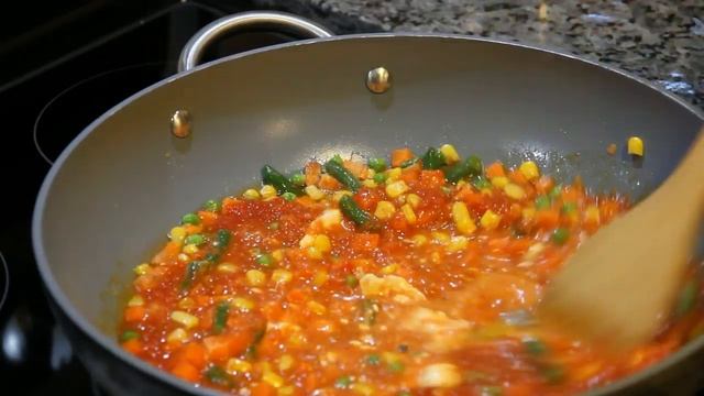 ПАСТА В СЛИВОЧНО-ТОМАТНОМ СОУСЕ С ОВОЩАМИ.PASTA IN CREAMY TOMATO SAUCE WITH VEGGIE MIX смотреть онлайн